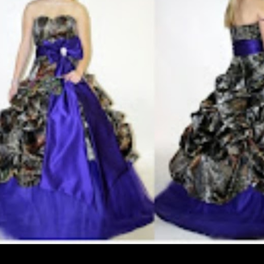 Beautiful  camo  printed blue gown image and accessories never used still